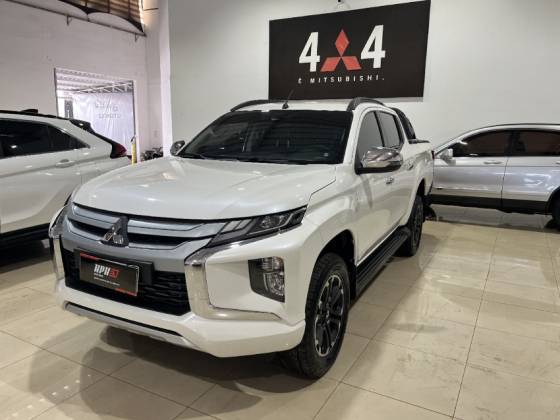 MITSUBISHI L200 TRITON 2.4 16V TURBO DIESEL SPORT HPE CD 4P 4X4 AUTOMÁTICO